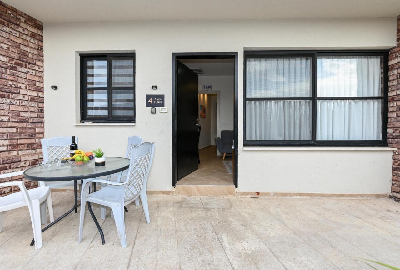 Anil'S House - מתחם צימרים עם בריכה מקורה ומחוממת Zimmer With Heated Swimming Pool Dāliyat el Karmil Exterior foto