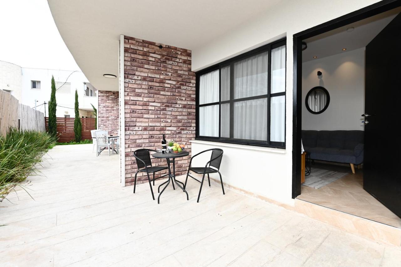 Anil'S House - מתחם צימרים עם בריכה מקורה ומחוממת Zimmer With Heated Swimming Pool Dāliyat el Karmil Exterior foto