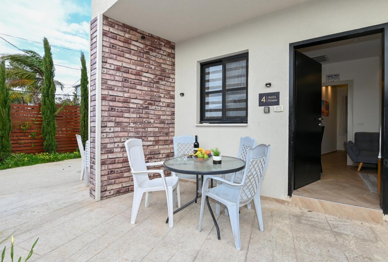 Anil'S House - מתחם צימרים עם בריכה מקורה ומחוממת Zimmer With Heated Swimming Pool Dāliyat el Karmil Exterior foto